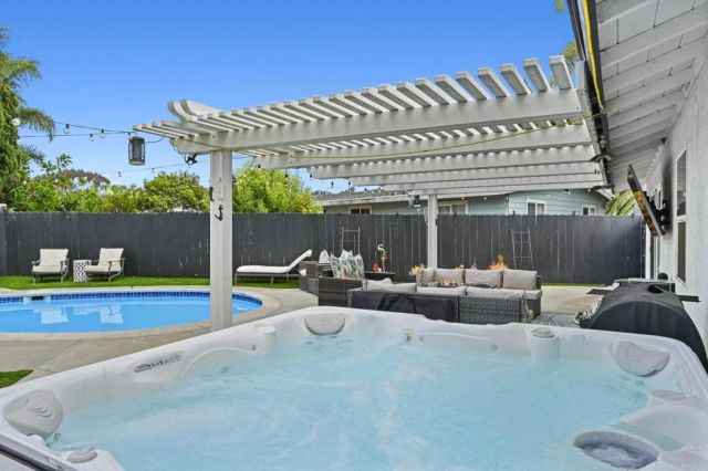 3516 Las Vegas Drive, Oceanside, CA 92054