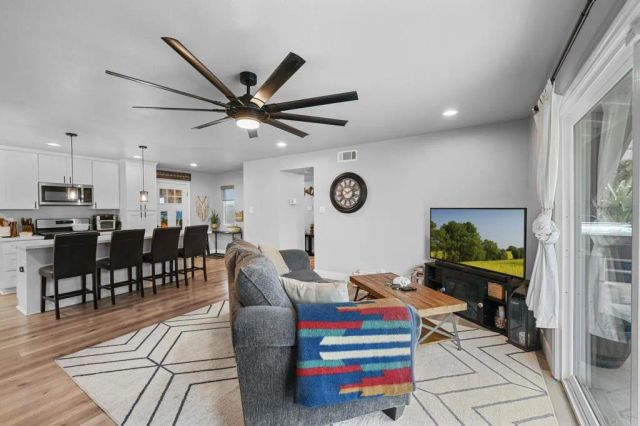 3516 Las Vegas Drive, Oceanside, CA 92054