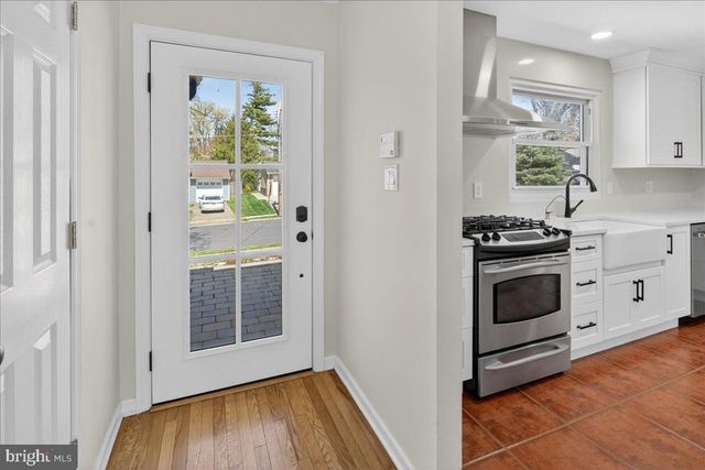 21 ALLWOOD DR, Lawrence, NJ 08648