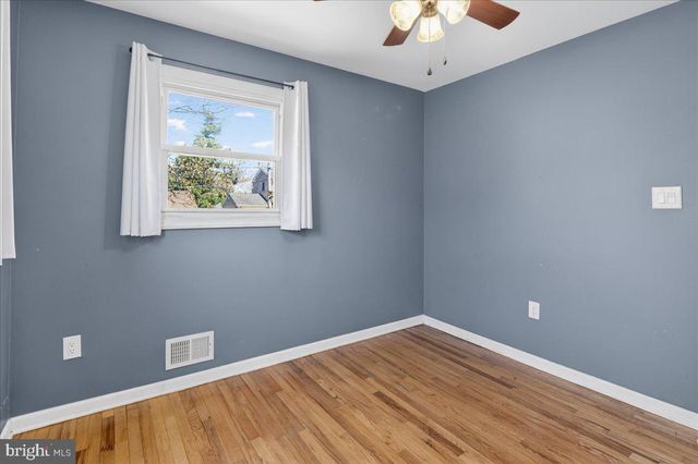 21 ALLWOOD DR, Lawrence, NJ 08648