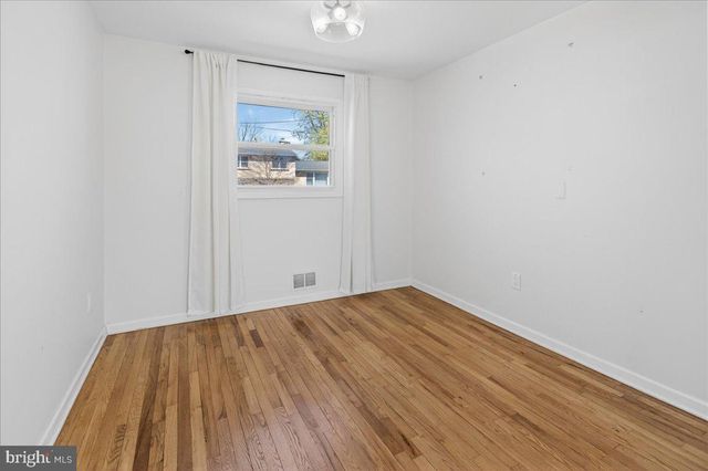 21 ALLWOOD DR, Lawrence, NJ 08648