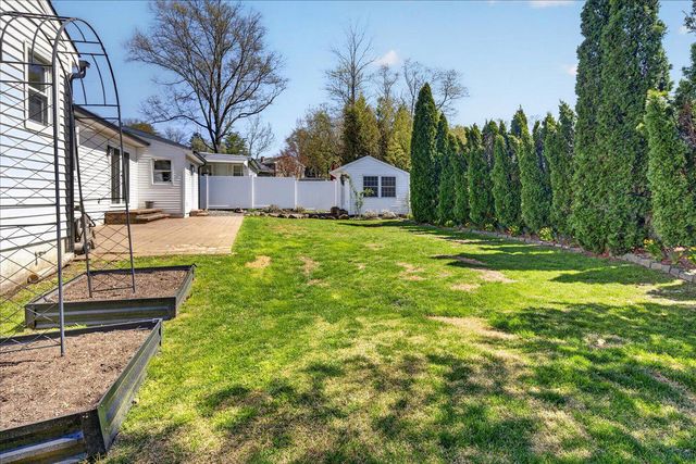 21 ALLWOOD DR, Lawrence, NJ 08648