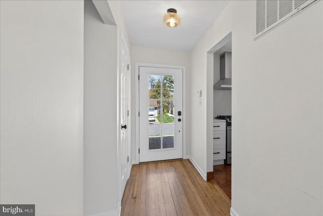 21 ALLWOOD DR, Lawrence, NJ 08648