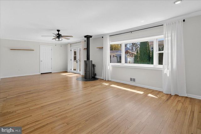 21 ALLWOOD DR, Lawrence, NJ 08648