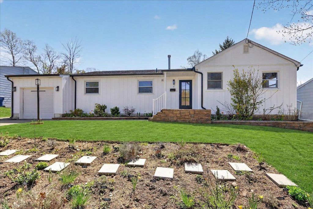 21 ALLWOOD DR, Lawrence, NJ 08648