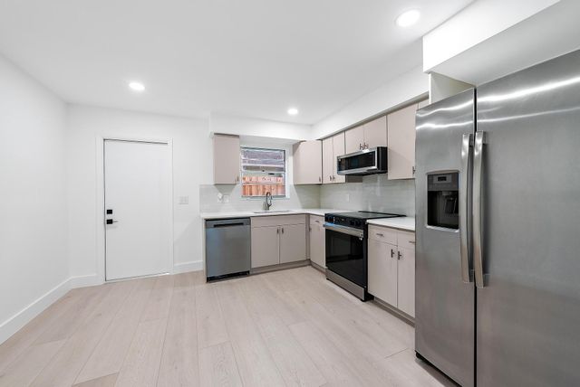 1926 Service Road, North Palm Beach, FL 33408