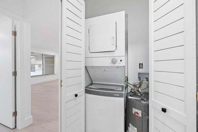 1926 Service Road, North Palm Beach, FL 33408