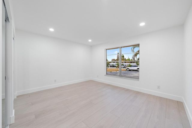 1926 Service Road, North Palm Beach, FL 33408