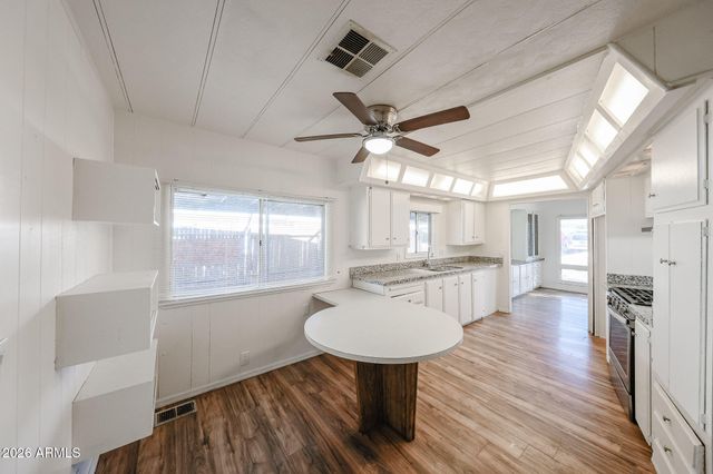 18414 N 5TH Place, Phoenix, AZ 85022