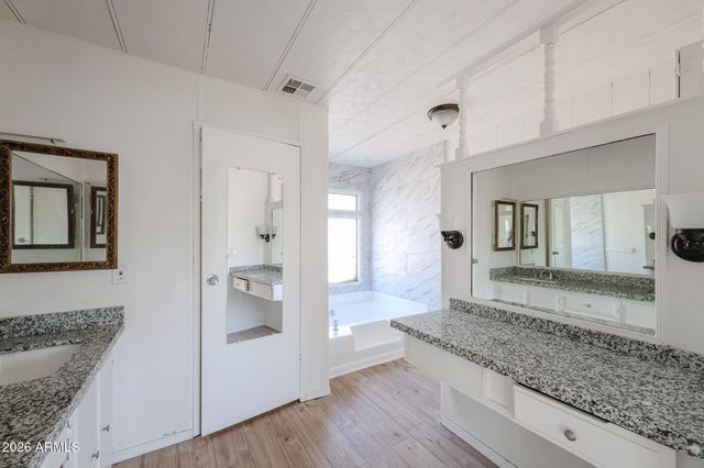 18414 N 5TH Place, Phoenix, AZ 85022