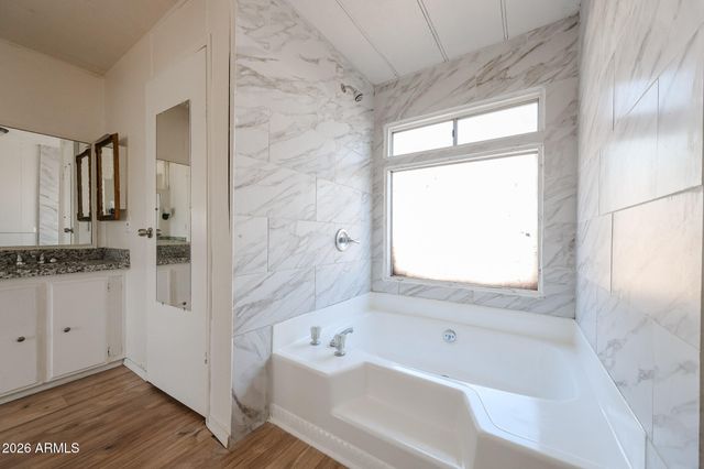 18414 N 5TH Place, Phoenix, AZ 85022