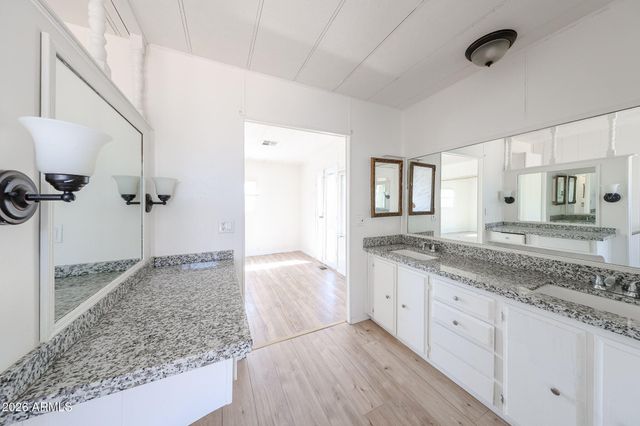 18414 N 5TH Place, Phoenix, AZ 85022