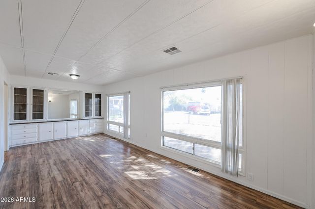 18414 N 5TH Place, Phoenix, AZ 85022