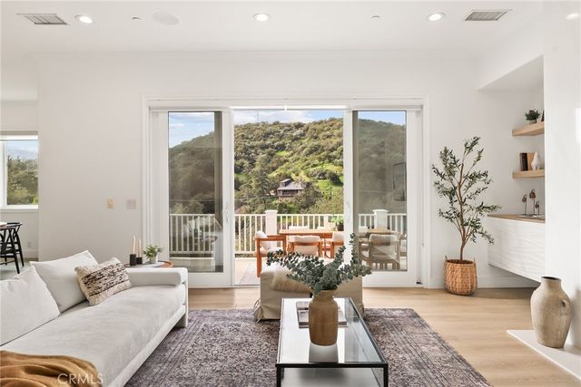 238 Lake Sherwood Drive, Lake Sherwood, CA 91361