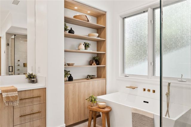 238 Lake Sherwood Drive, Lake Sherwood, CA 91361