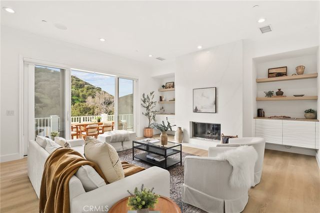 238 Lake Sherwood Drive, Lake Sherwood, CA 91361