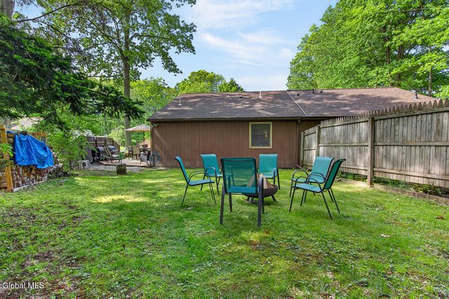 31 Glenbrook Drive, Clifton Park, NY 12065
