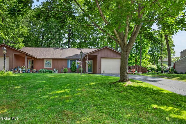 31 Glenbrook Drive, Clifton Park, NY 12065