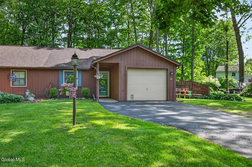 31 Glenbrook Drive, Clifton Park, NY 12065