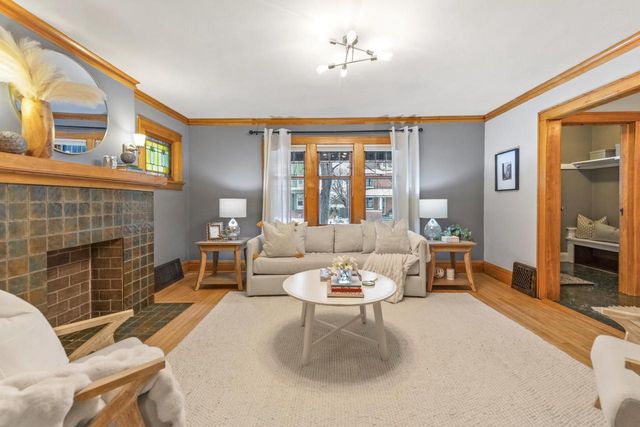 3046 N Newhall STREET, Milwaukee, WI 53211