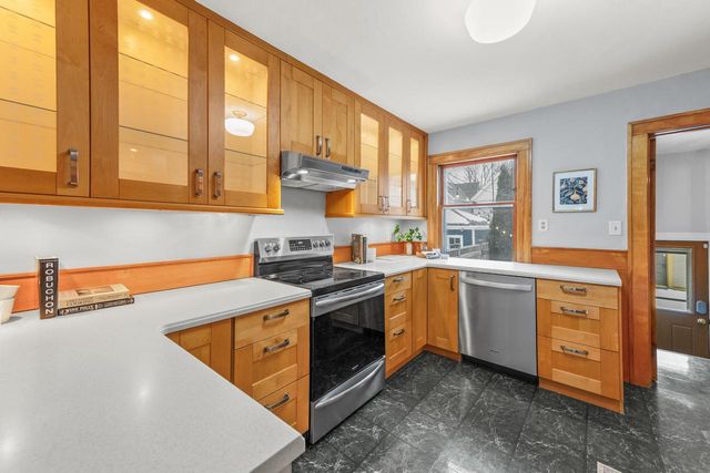 3046 N Newhall STREET, Milwaukee, WI 53211