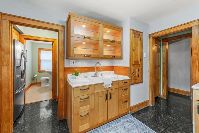 3046 N Newhall STREET, Milwaukee, WI 53211