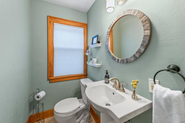 3046 N Newhall STREET, Milwaukee, WI 53211