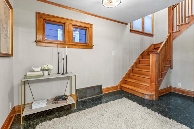 3046 N Newhall STREET, Milwaukee, WI 53211