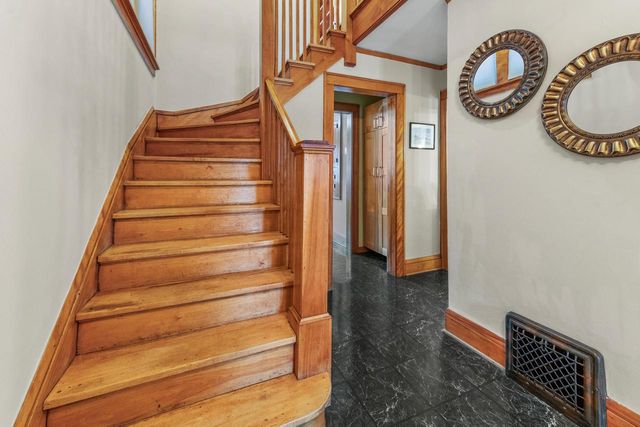 3046 N Newhall STREET, Milwaukee, WI 53211