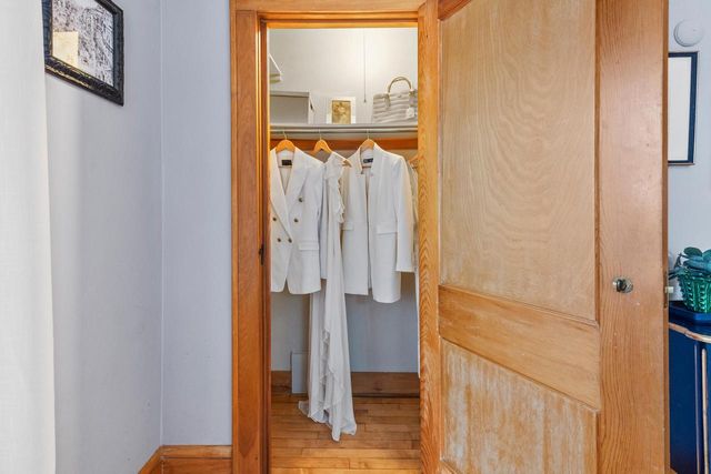 3046 N Newhall STREET, Milwaukee, WI 53211