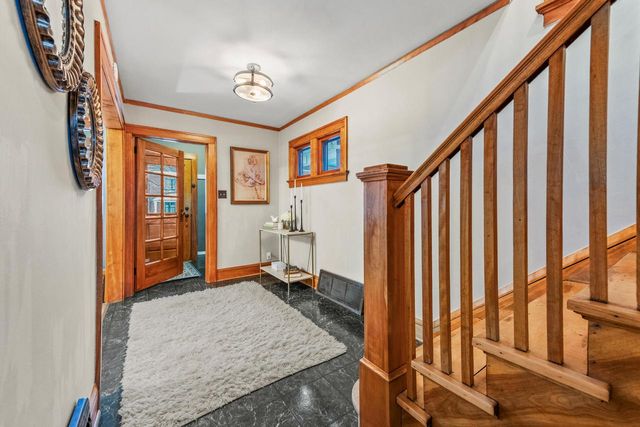 3046 N Newhall STREET, Milwaukee, WI 53211