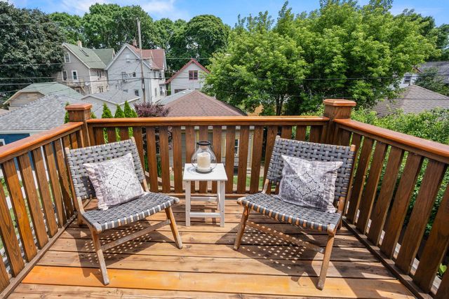 3046 N Newhall STREET, Milwaukee, WI 53211