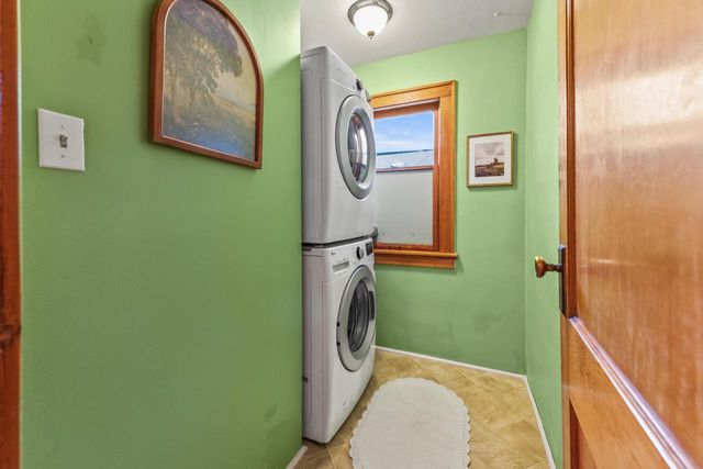 3046 N Newhall STREET, Milwaukee, WI 53211