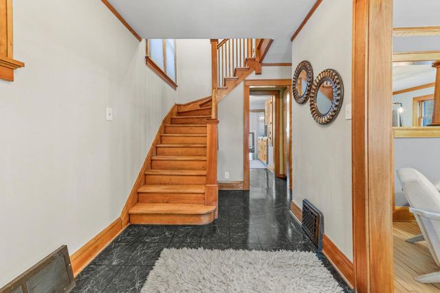 3046 N Newhall STREET, Milwaukee, WI 53211