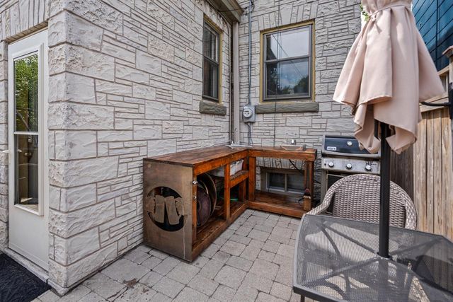 3046 N Newhall STREET, Milwaukee, WI 53211