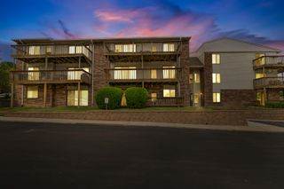 875 S Pontiac Trail 207, Walled Lake, MI 48390