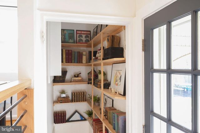 2114 N EARLEY ST, Alexandria, VA 22302