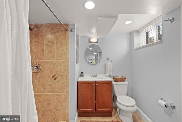 2114 N EARLEY ST, Alexandria, VA 22302