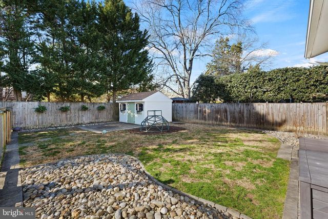 2114 N EARLEY ST, Alexandria, VA 22302