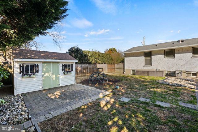 2114 N EARLEY ST, Alexandria, VA 22302