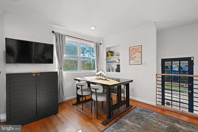 2114 N EARLEY ST, Alexandria, VA 22302