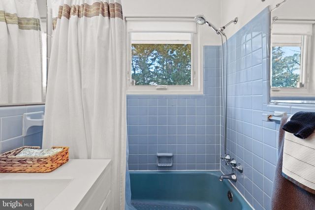 2114 N EARLEY ST, Alexandria, VA 22302