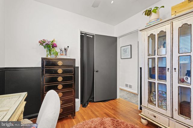 2114 N EARLEY ST, Alexandria, VA 22302