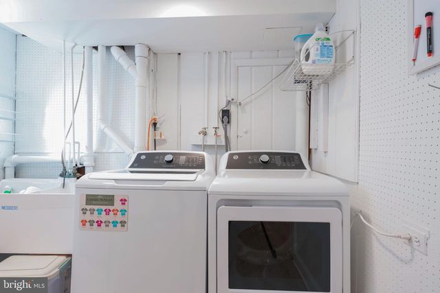 2114 N EARLEY ST, Alexandria, VA 22302