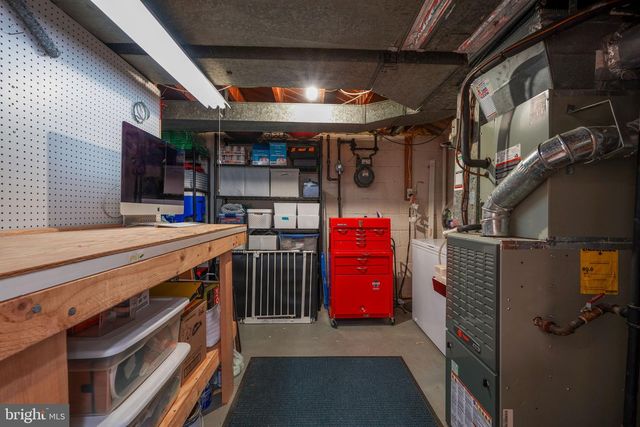 2114 N EARLEY ST, Alexandria, VA 22302