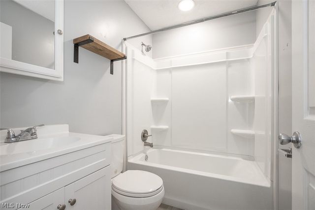 3820 Seneca Street, Stow, OH 44224