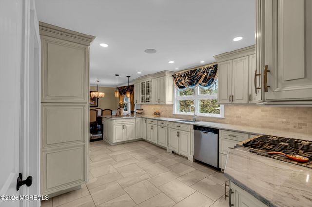 35 Yorkshire Drive, Toms River, NJ 08753