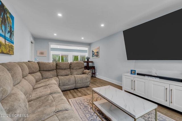 35 Yorkshire Drive, Toms River, NJ 08753