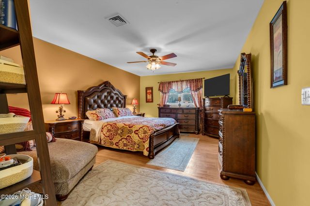 35 Yorkshire Drive, Toms River, NJ 08753