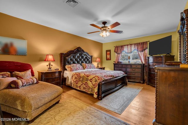 35 Yorkshire Drive, Toms River, NJ 08753